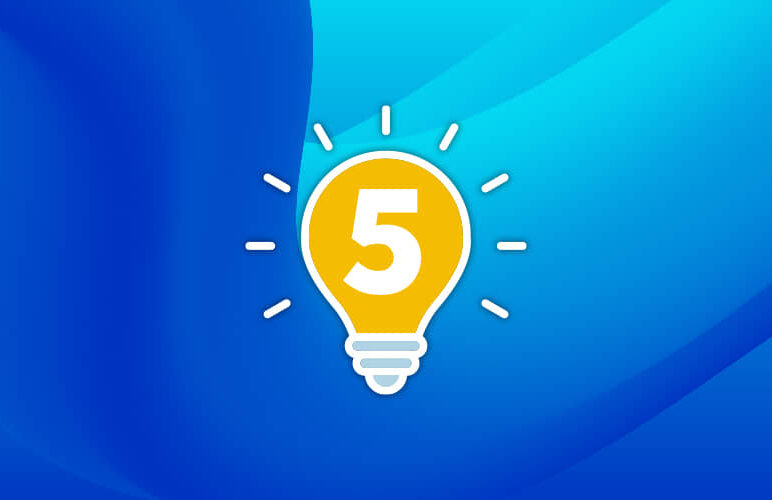 5 effektive Wege um den E-Liquid Verbrauch zu senken zeigt eine Glühlampe gelb erleuchtet mit einer weißen 5.