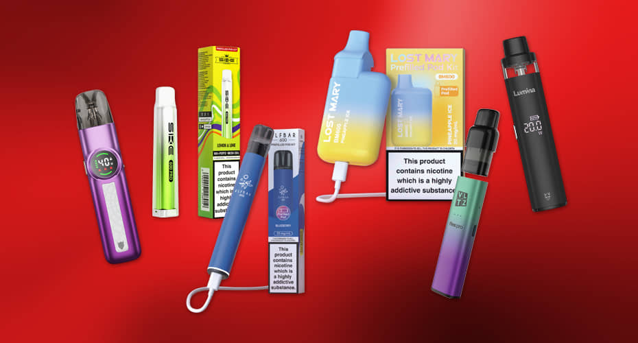 6 aufladbare Vapes von Marken wie ELFBAR, Lost Mary, SKE und VLTZ stehen vor einem Hintergrund. Die Vapes von ELFBAR, SKE, und Lost Mary befinden sich neben ihrer Verpackung.